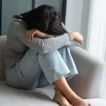 Diferencia entre vigilancia médica física y vigilancia de salud mental